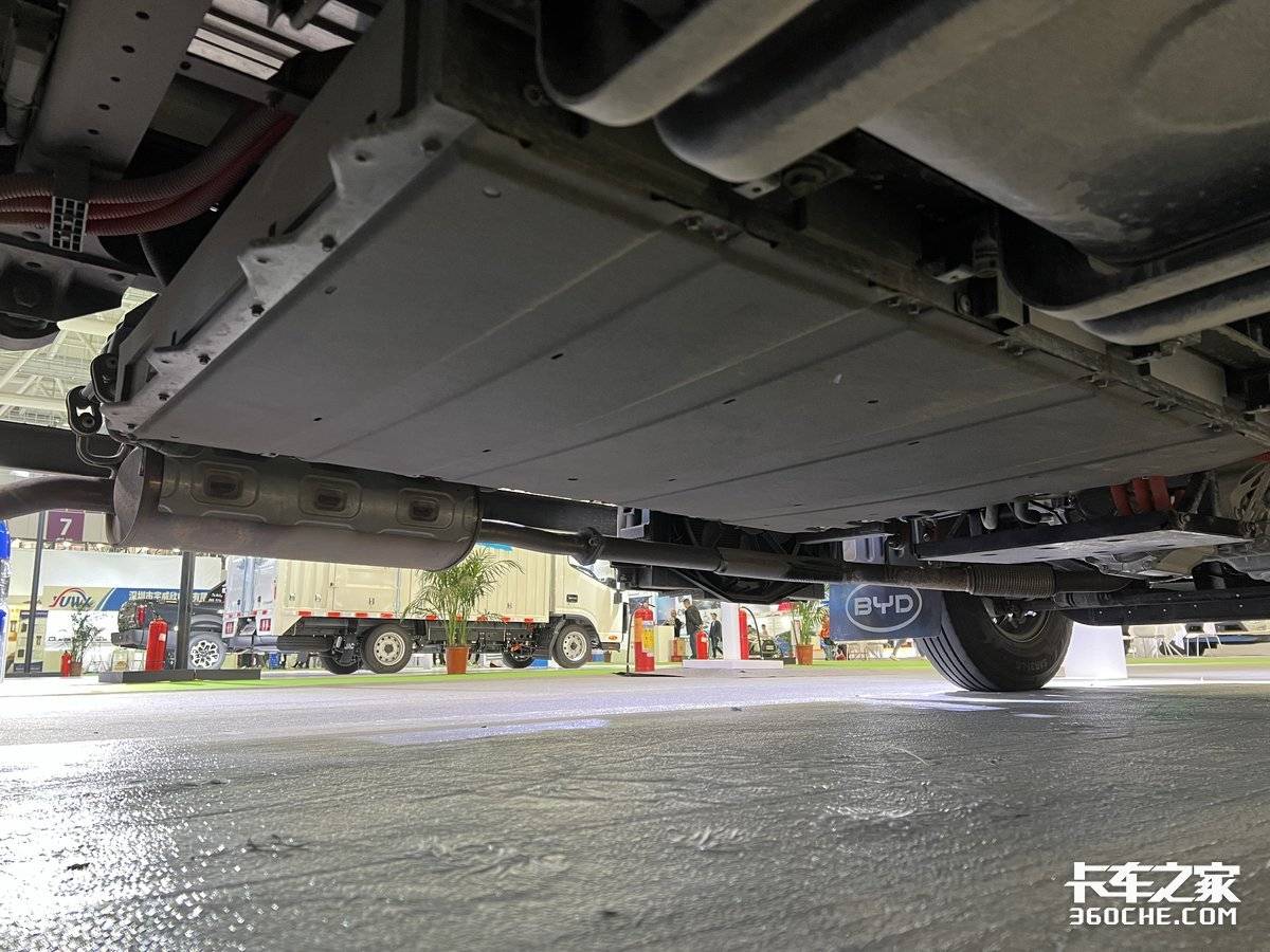 图片[4]-比亚迪又掀桌子！T5DM混动轻卡续航1000km，只要13.98万！-淘秘副业