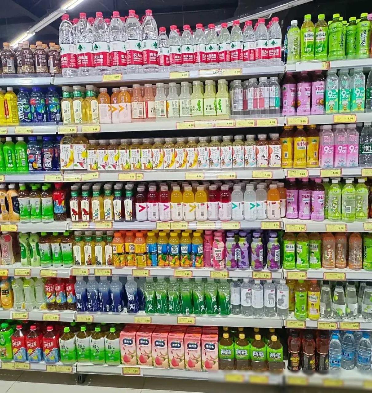 图片[5]-痛心！一箱又一箱农夫山泉被扔掉，网暴企业已经走入另一个极端！-淘秘副业