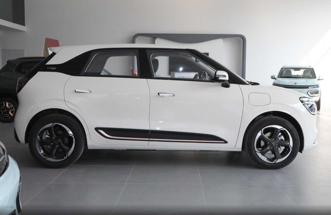 图片[6]-五门五座，无框玻璃，430公里续航，纳米01搅局代步市场-淘秘副业